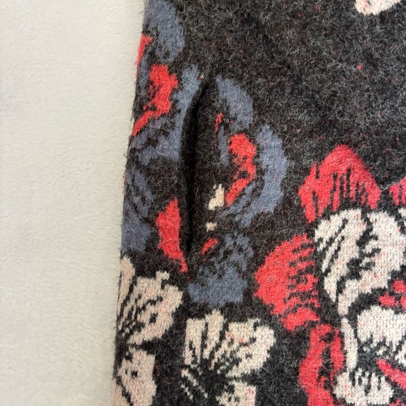 Vertigo Dark Gray Floral Cardigan Sweater Coat Oversized Size Small - Picture 14 of 15